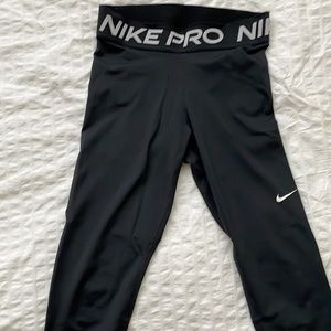 Brand New Nike Pro 3/4 Leggings